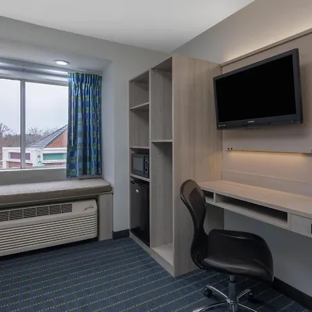 Microtel Inn By Wyndham Lake Norman Cornelius Exterior photo