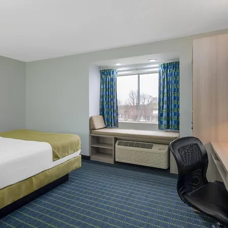 Microtel Inn By Wyndham Lake Norman Cornelius Exterior photo