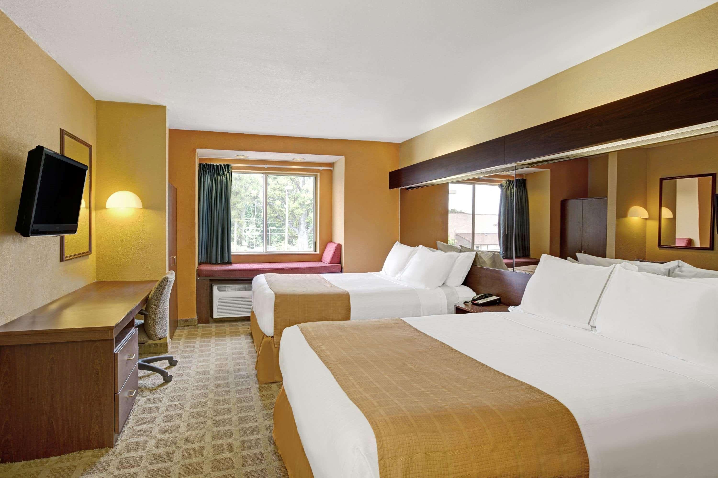 Microtel By Wyndham Norman Hotel
