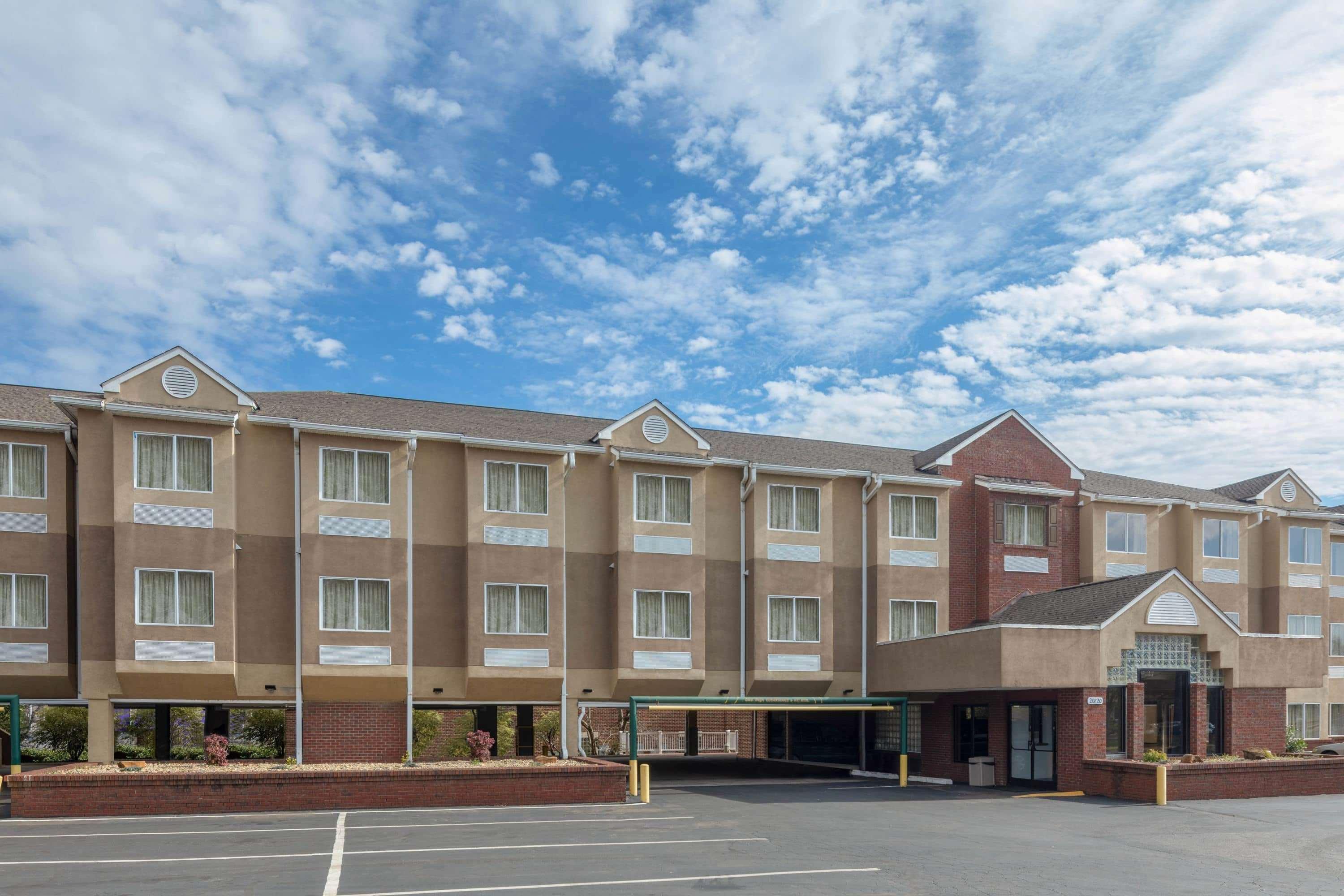 Hotel Microtel By Wyndham Norman 2*