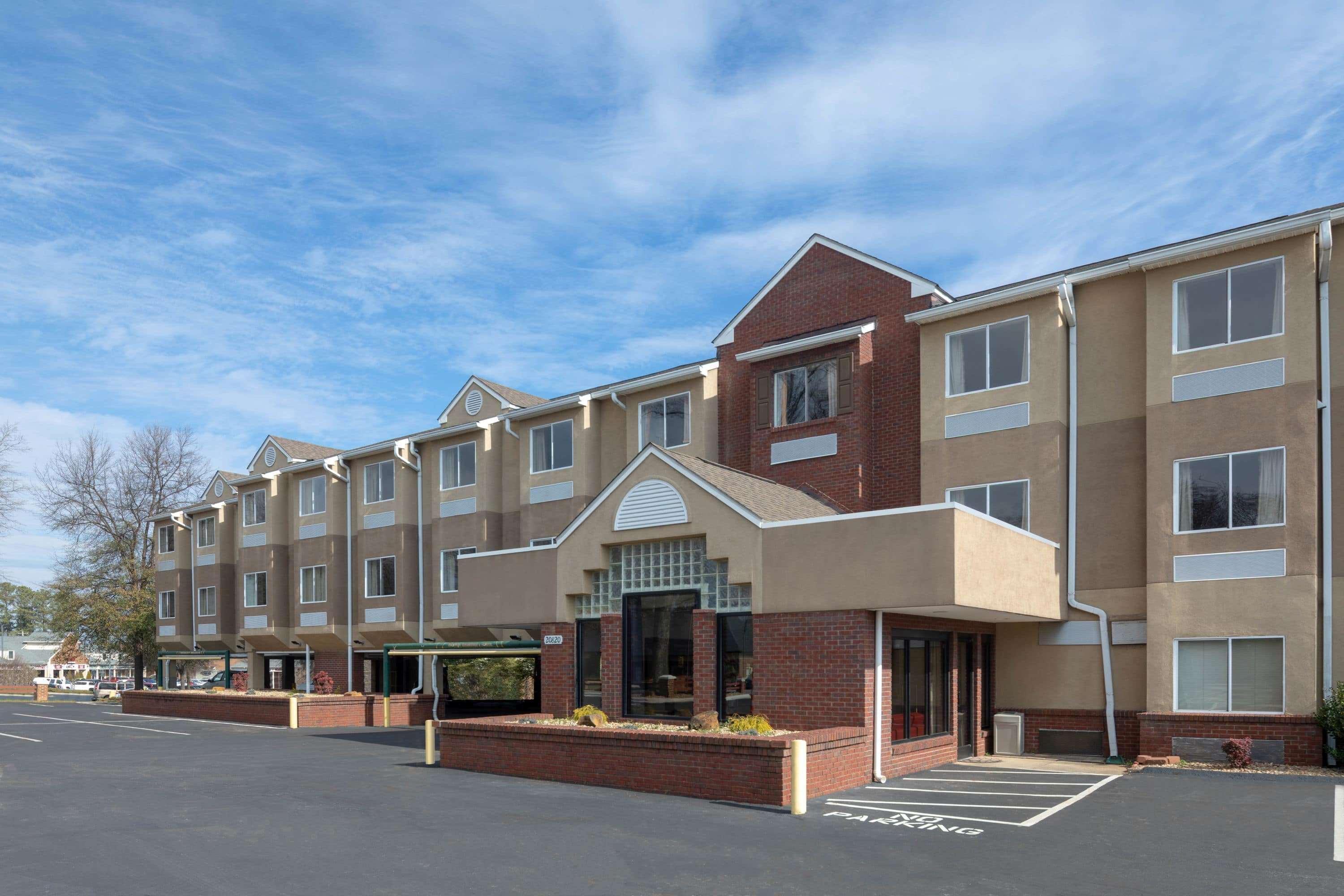 Hotel Microtel By Wyndham Norman Cornelius