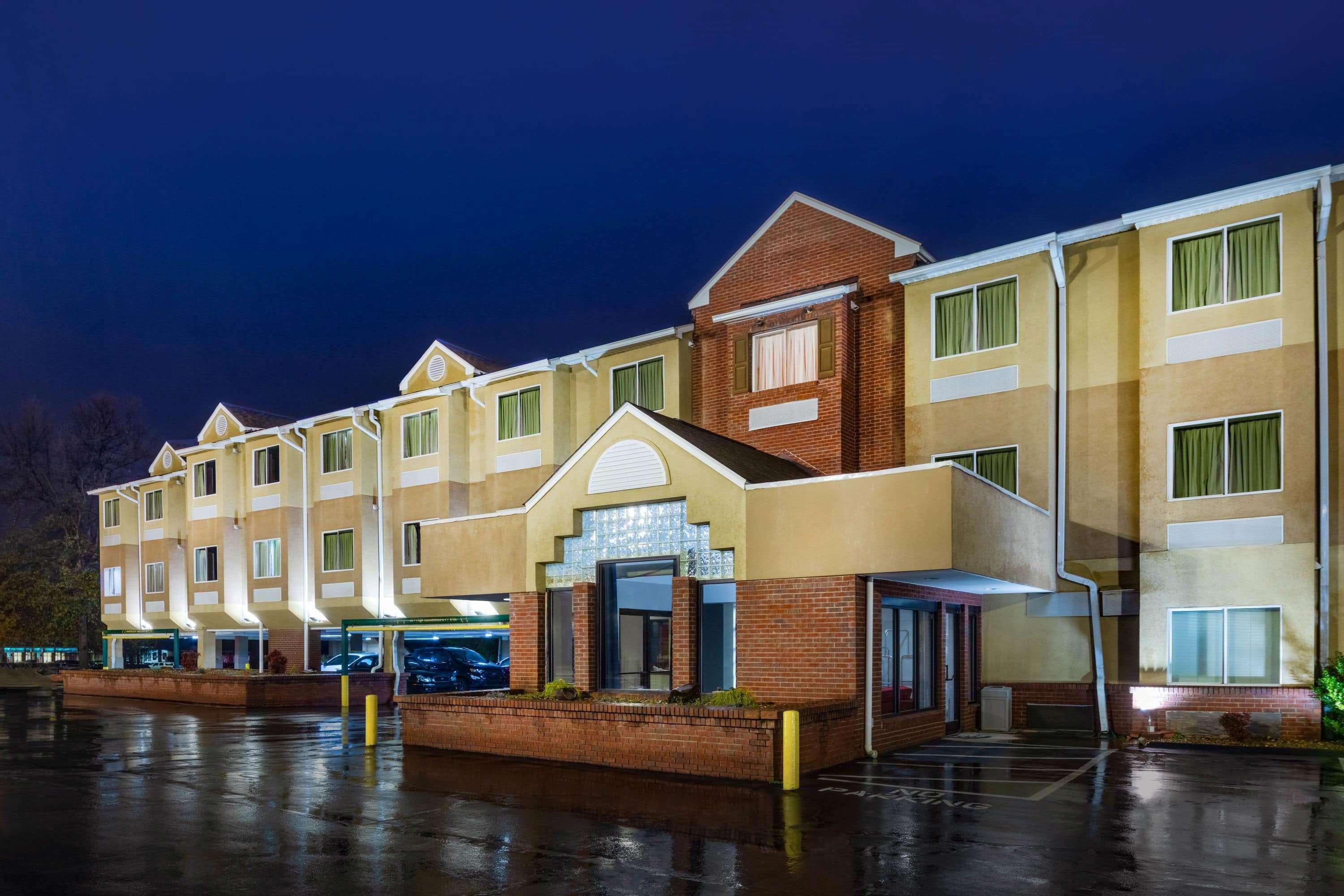 Hotel Microtel By Wyndham Norman Cornelius