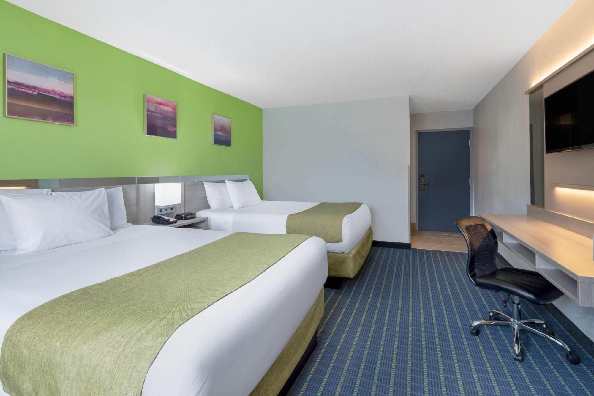 Hotel Microtel By Wyndham Norman 2*