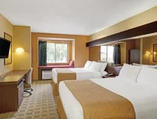 Hotel Microtel By Wyndham Norman 2*